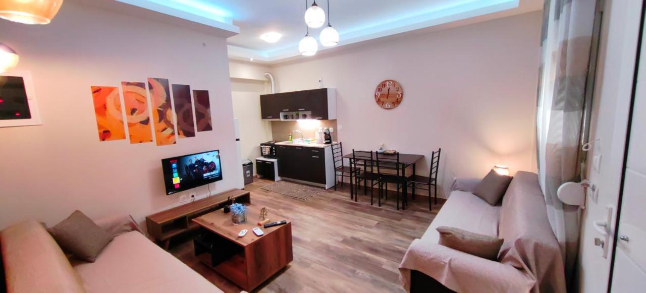 Theo Apartments 3 Artemida  Bagian luar foto