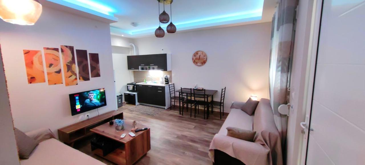 Theo Apartments 3 Artemida  Bagian luar foto