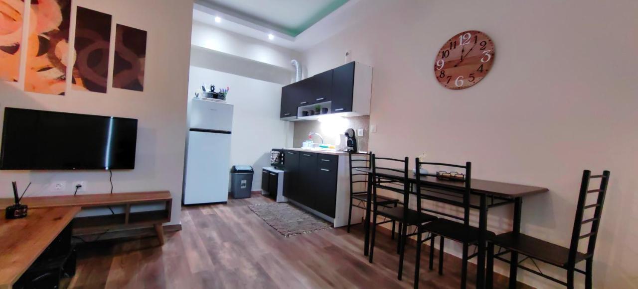 Theo Apartments 3 Artemida  Bagian luar foto
